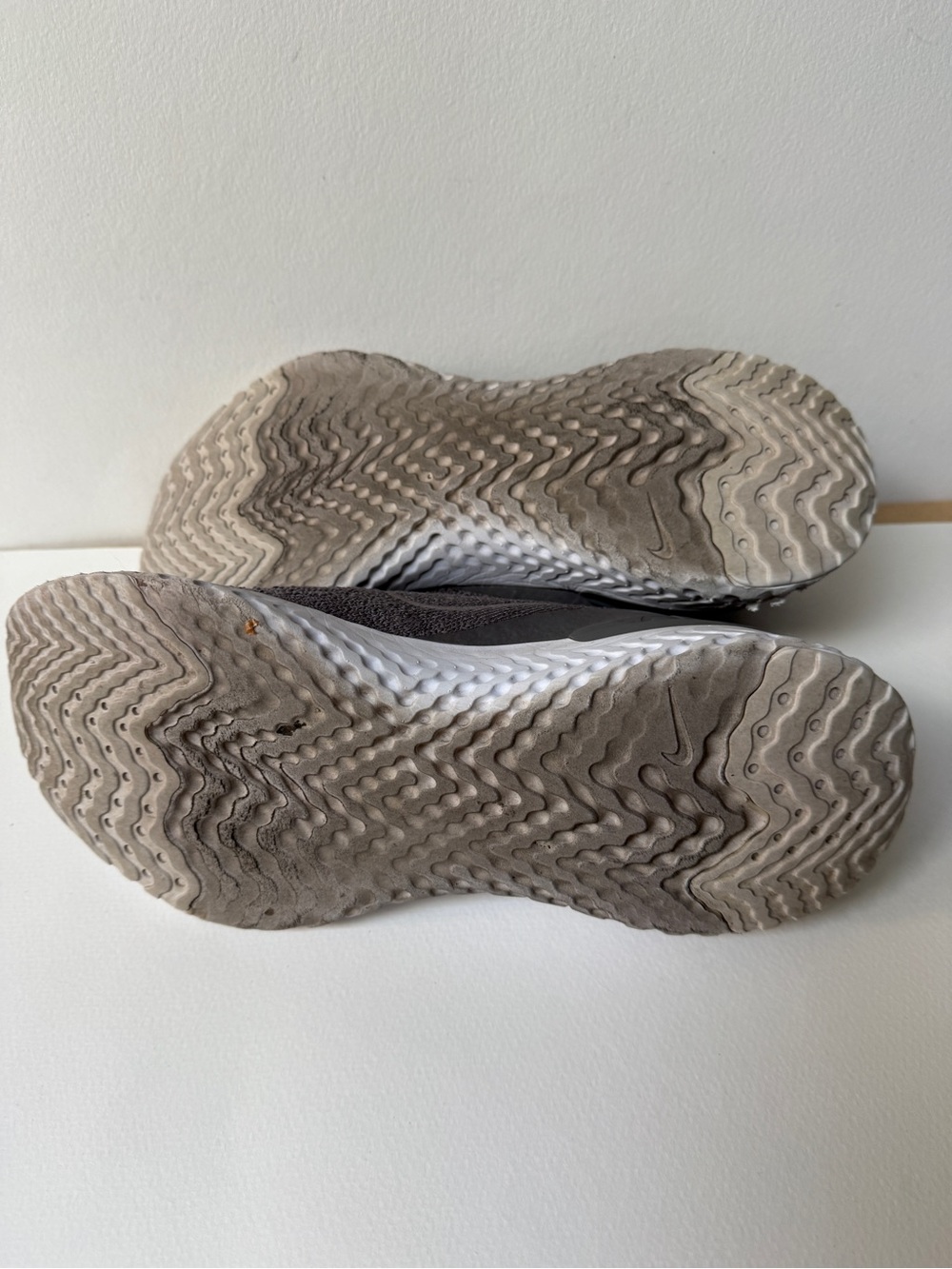 Nike Women's Nike Epic Phantom React Flyknit - Picture 7 of 9